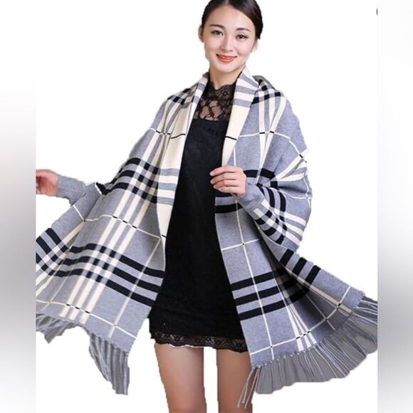 Carolina clothing company one size plaid soft cape fringe poncho - Picture 1 of 8